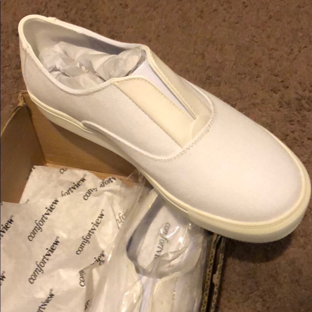 All white Comfortview shoes